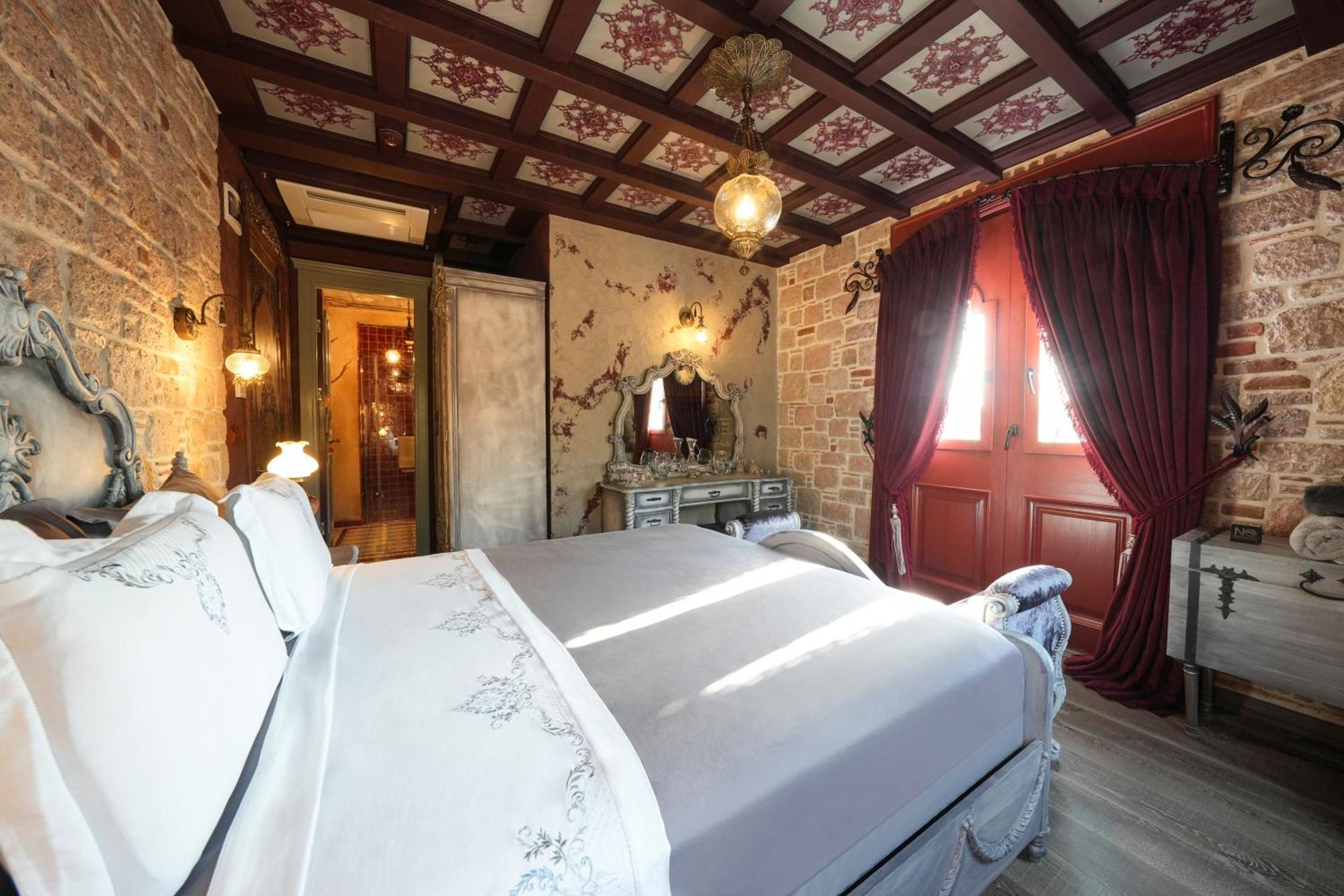 Hotel Naz Su Cunda Extérieur photo